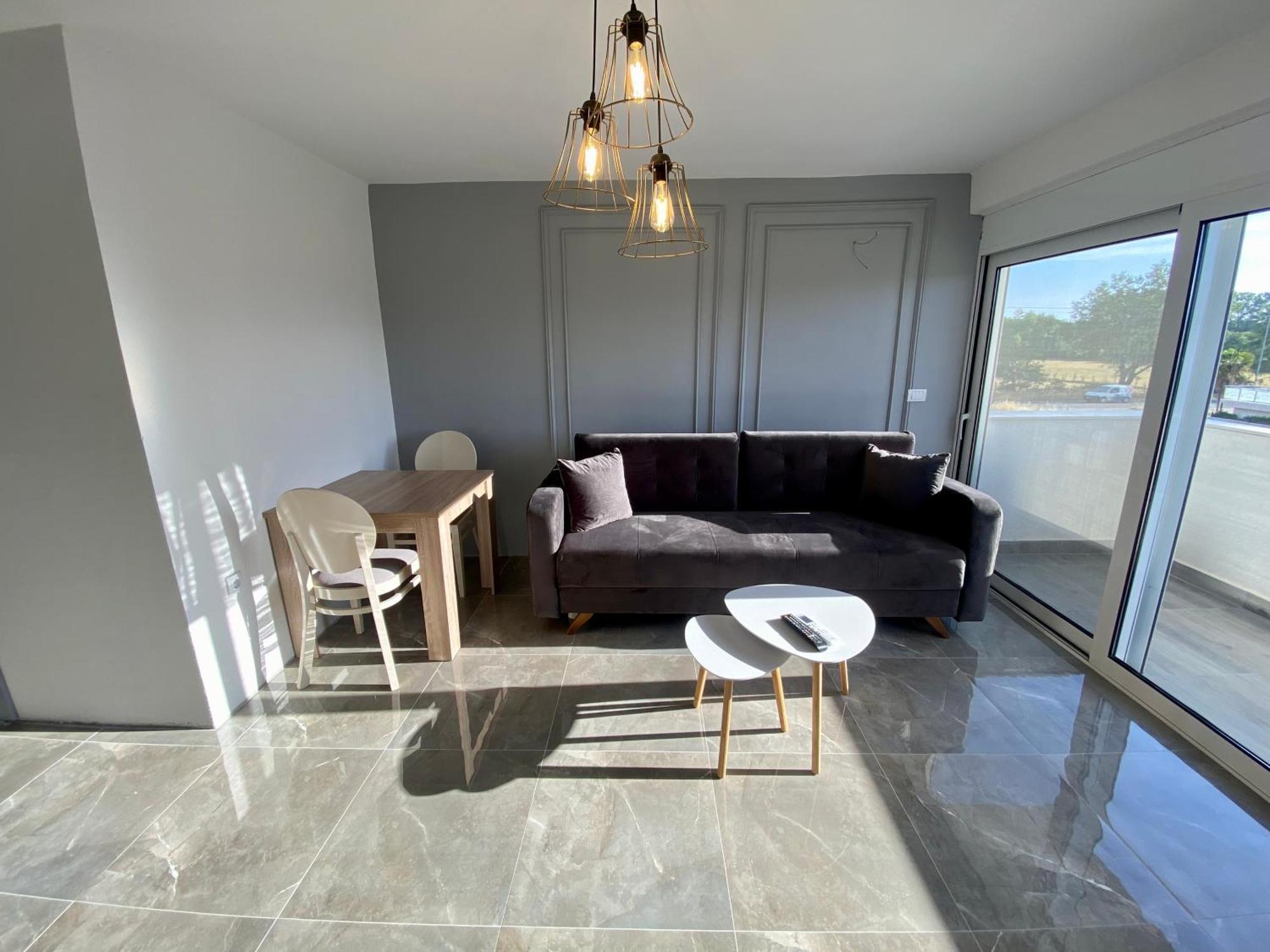 Etna Apartments Ulcinj Bilik gambar